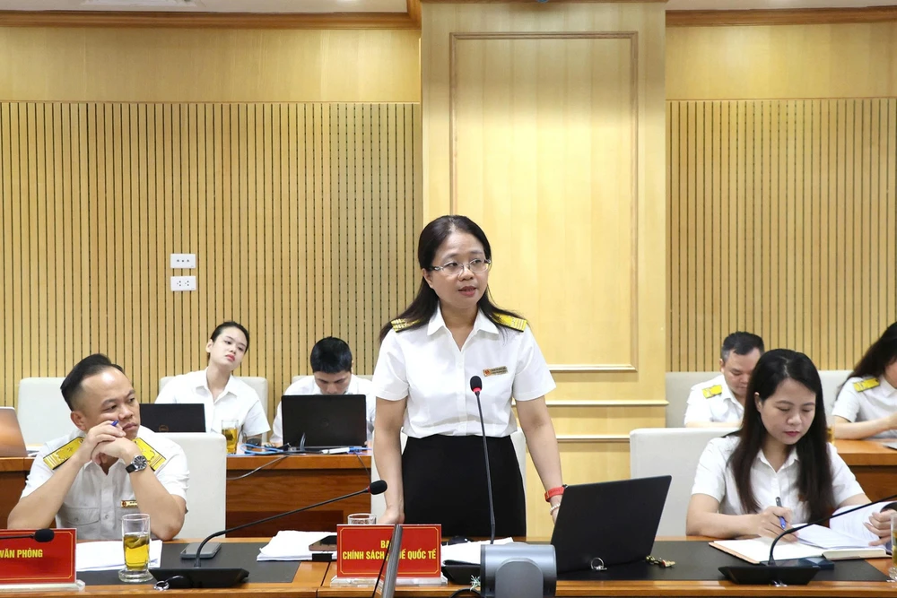 Bà Phạm Thị Minh Hiền, Phó Trưởng Ban Chính sách và Thuế quốc tế (Cục Thuế) gỡ vướng cho hộ kinh doanh khi xuất hóa đơn điện tử. Ảnh: MINH TRÚC