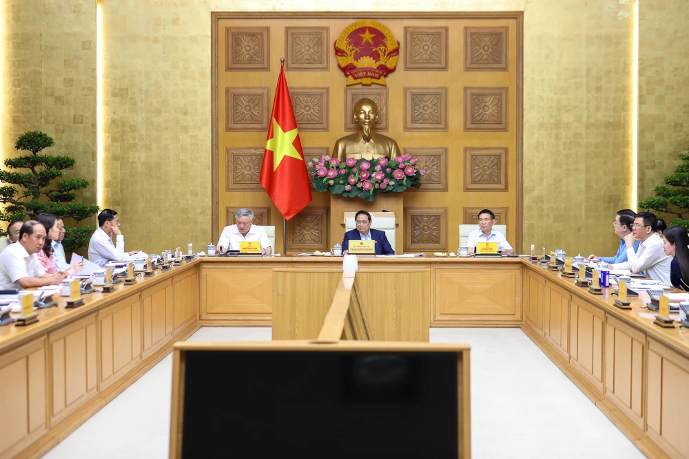 Trước tình hình xung đột tại Trung Đông, Thủ tướng Phạm Minh Chính nhấn mạnh: Không để bị động, bất ngờ mà luôn sẵn sàng trước tình hình. Ảnh: VGP