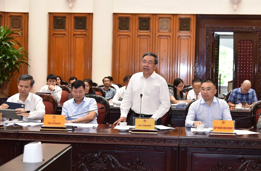 Đại diện các hiệp hội, tập đoàn, doanh nghiệp đã góp ý kiến về các nội dung liên quan tới tính thuế thu nhập cá nhân từ bất động sản và chứng khoán.