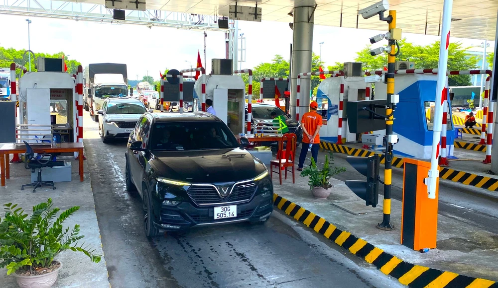 Hiện, chưa có chế tài xử phạt chủ xe chưa chuyển đổi tài khoản giao thông. Ảnh: BXD