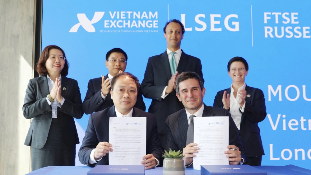 Bộ tài chính ký MOU.jpg