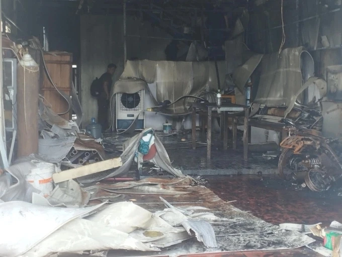 Bên trong nhà xưởng bị cháy tại Thường Tín (Hà Nội).