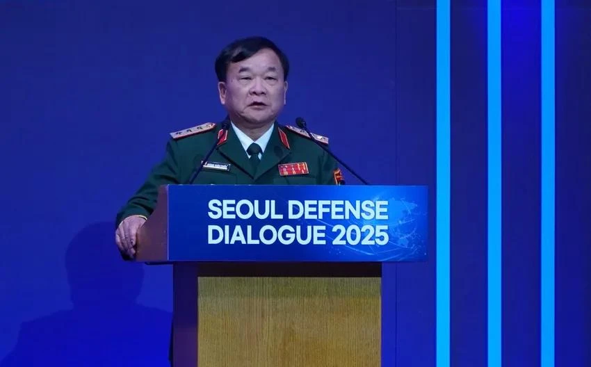 Thứ trưởng Bộ Quốc phòng, Thượng tướng Hoàng Xuân Chiến phát biểu tại sự kiện Đối thoại Quốc phòng Seoul hồi tháng 9-2025.