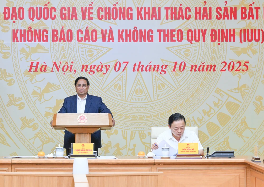 Thủ tướng Phạm Minh Chính nhấn mạnh mục tiêu phải gỡ thẻ vàng IUU trong năm 2025. Ảnh: VGP