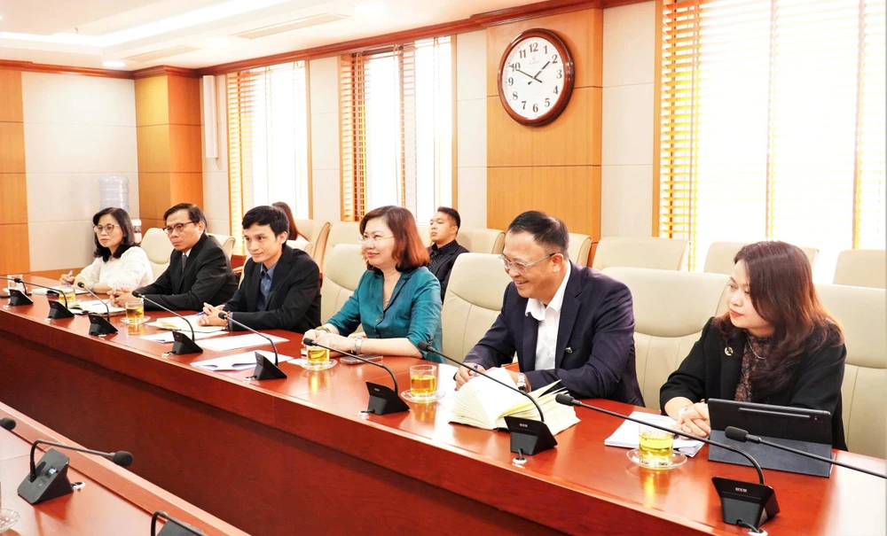 thị trường chứng khoán UBCK.jpg