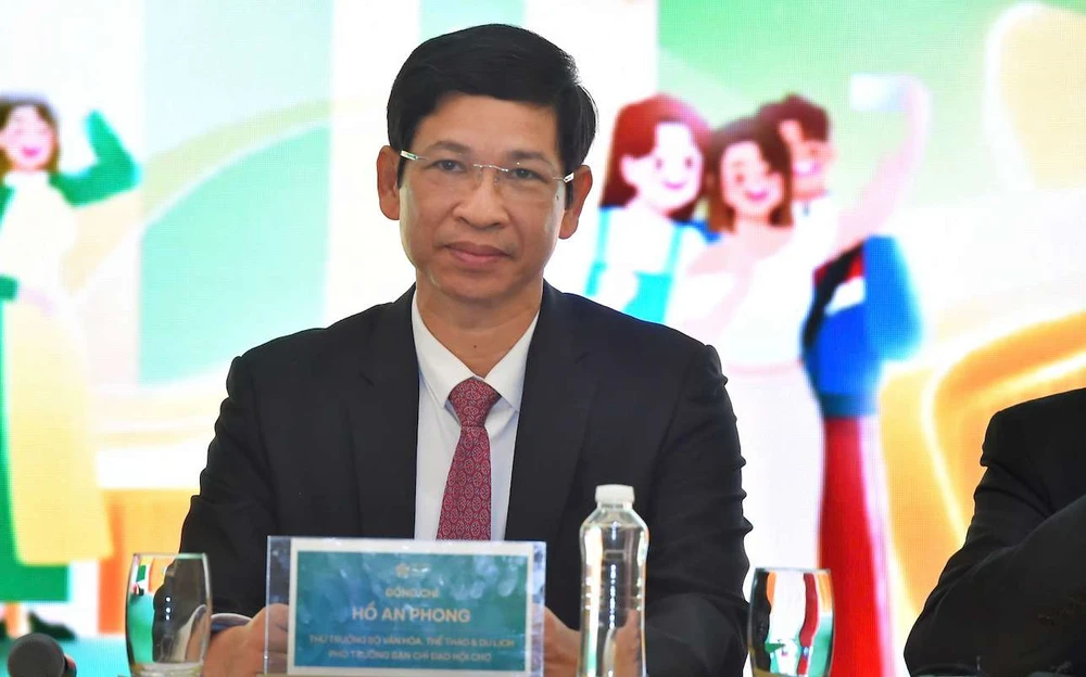 Ông Hồ An Phong, Thứ trưởng Bộ VH,TT&DL phát biểu tại họp công bố thông tin về Hội chợ Mùa Thu 2025. Ảnh: M.T