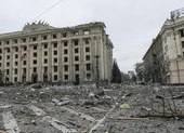 VIDEO: Tên lửa Nga bắn trúng tòa hành chính Kharkiv -TP lớn thứ hai Ukraine