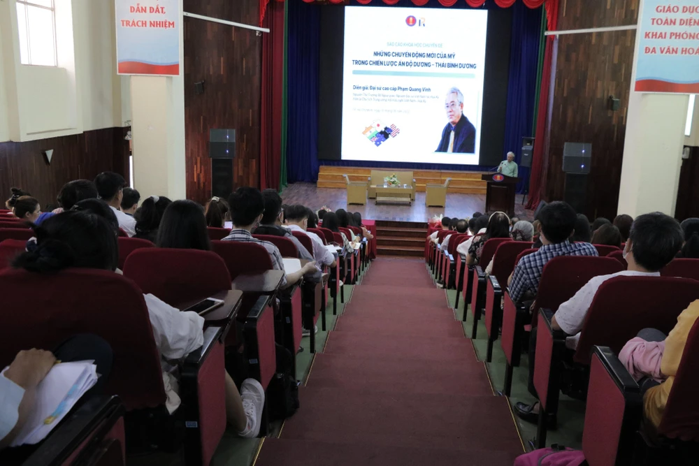 Buổi tọa đàm khoa học “Những chuyển động mới của Mỹ trong chiến lược AĐD-TBD” tại trường ĐH Khoa học xã hội và Nhân văn TP. HCM. Ảnh: KIM UYÊN