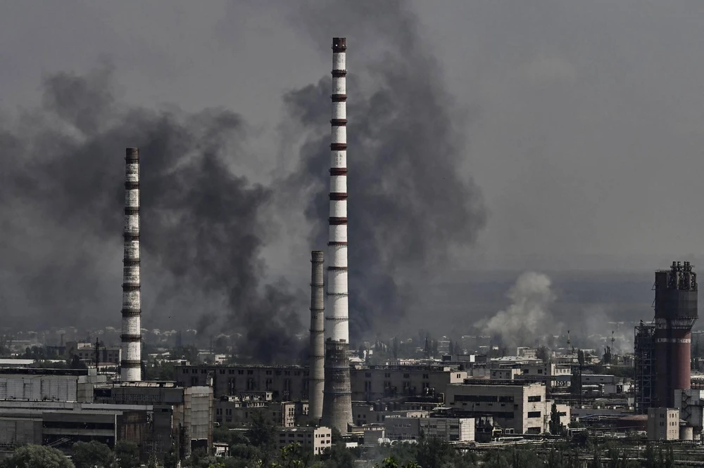 Quang cảnh TP Severodonetsk hôm 14-6. Ảnh: AFP