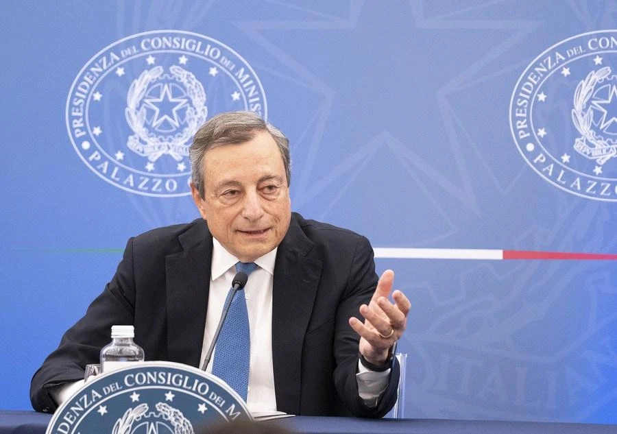 Thủ tướng Ý Mario Draghi trong một cuộc họp báo ở Rome, Ý ngày 12-7-2022. Ảnh: XINHUA