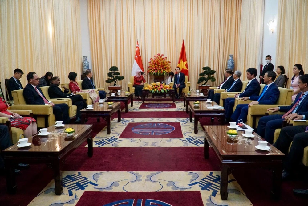 Toàn cảnh buổi tiếp của Bí thư Thành ủy TP.HCM Nguyễn Văn Nên với Tổng thống Singapore – bà Halimah Yacob.