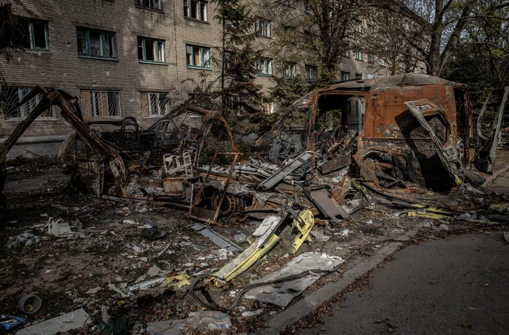 Cơ sở hạ tầng ở tỉnh Donetsk bị hư hại do pháo kích vào hồi tháng 10. Ảnh: THE NEW YORK TIMES