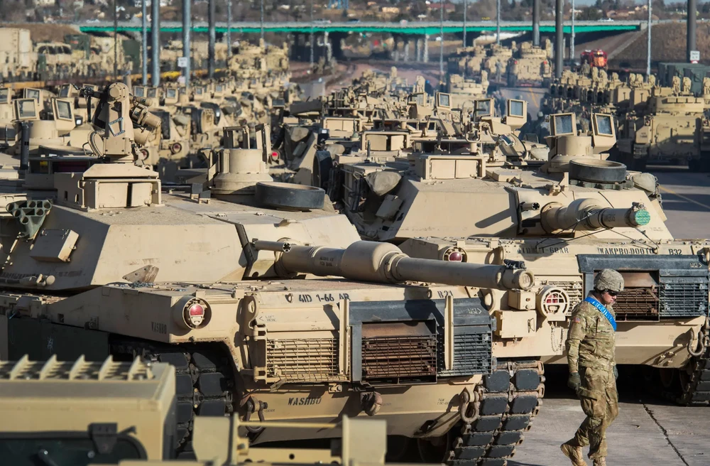 Xe tăng M1 Abrams của Mỹ ở căn cứ Fort Carson, TP Colorado Springs, bang Colorado (Mỹ). Ảnh: AP Xe tăng M1 Abrams của Mỹ ở căn cứ Fort Carson, TP Colorado Springs, bang Colorado (Mỹ). Ảnh: AP