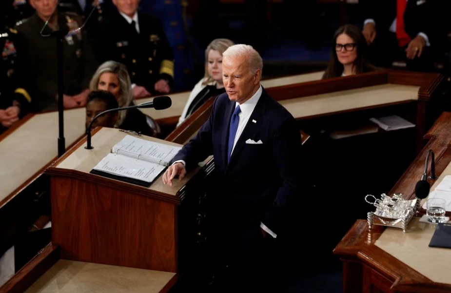Tổng thống Mỹ Joe Biden trình bày thông điệp liên bang tối 7-2. Ảnh: REUTERS