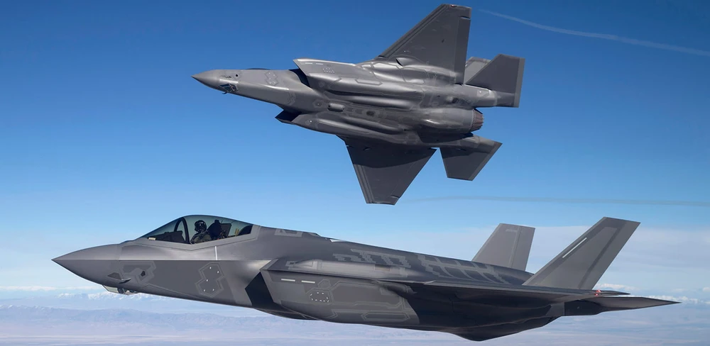 Mô hình tiêm kích tàng hình F-35. Ảnh: Raytheon Missiles & Defense Mô hình tiêm kích tàng hình F-35. Ảnh: Raytheon Missiles & Defense