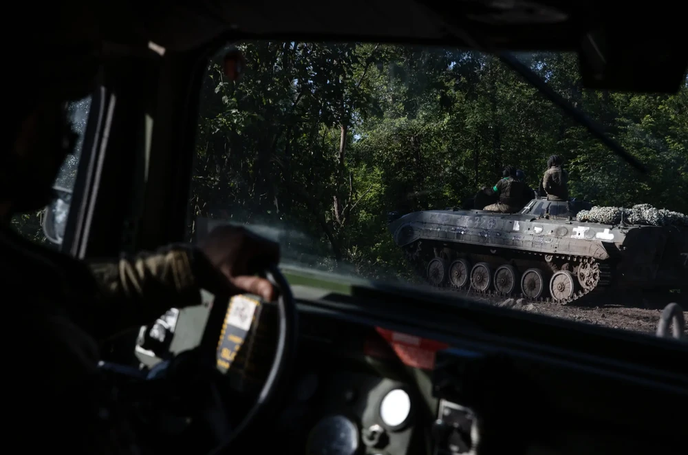 Lính Ukraine ở phía đông nước này vào ngày 2-6. Ảnh: THE NEW YORK TIMES