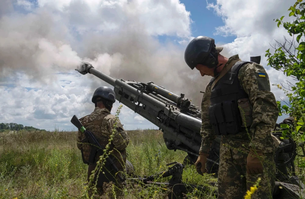 Lính Ukraine ở chiến trường tỉnh Kharkiv hồi tháng 7. Ảnh: AP