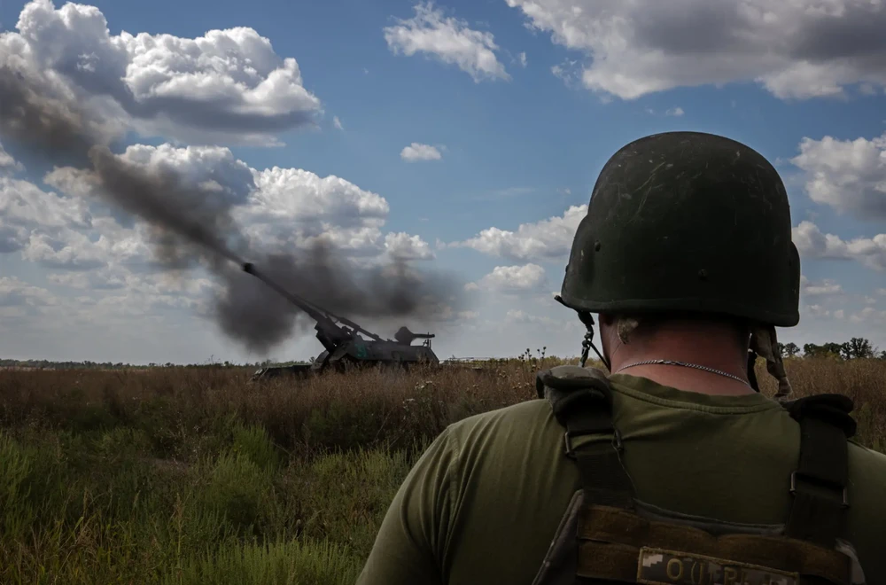 Lính Ukraine ở tỉnh Donetsk nã pháo tự hành vào mục tiêu Nga hôm 26-8. Ảnh: THE NEW YORK TIMES