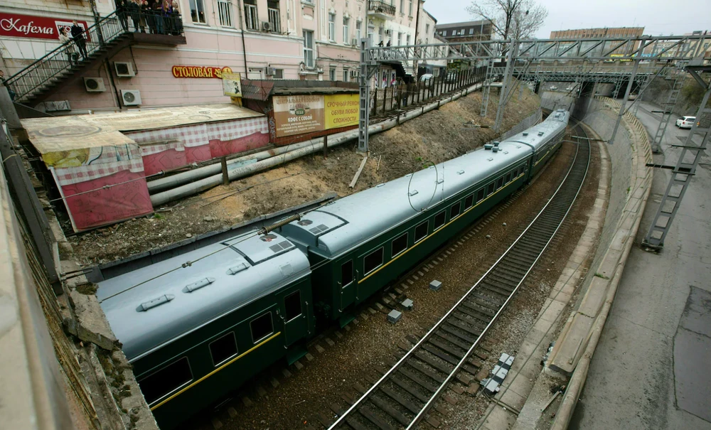 Tàu chở ông Kim Jong-un sang Nga gặp Tổng thống Vladimir Putin ở TP Vladivostok (Nga) vào năm 2019. Ảnh: AP