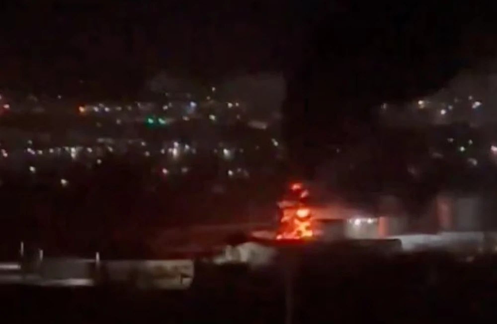 Thấy gì từ việc UAV Ukraine liên tiếp tấn công nhà máy lọc dầu Nga?