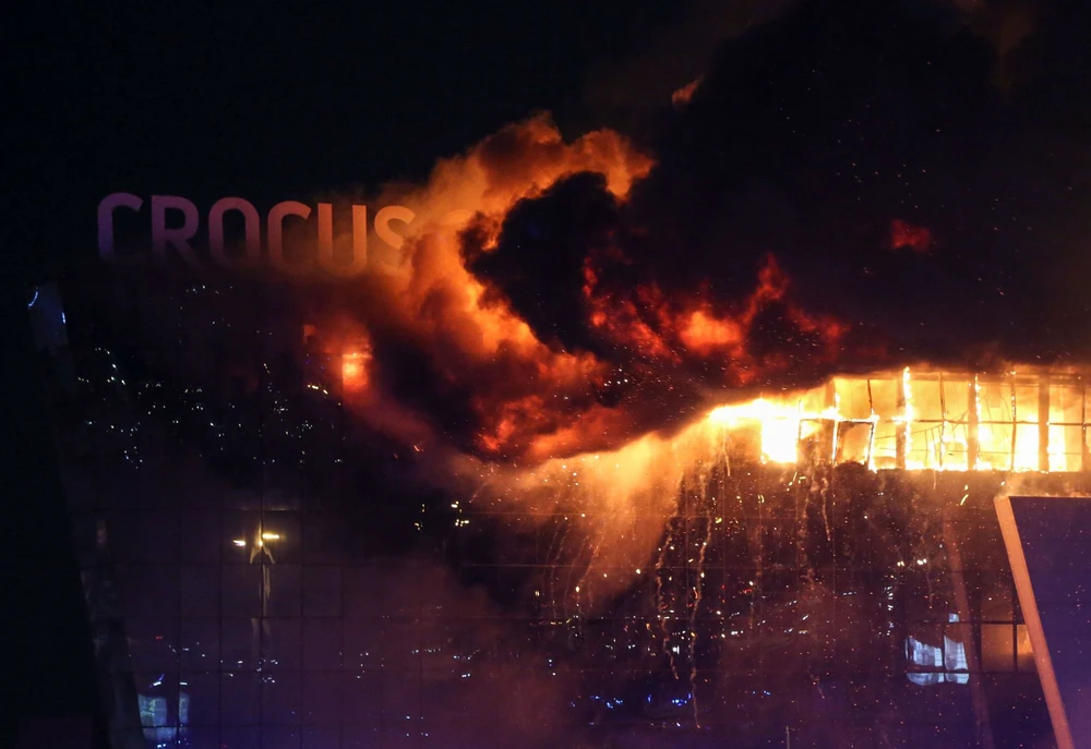 Ai gây ra vụ tấn công nhà hát ở Nga?