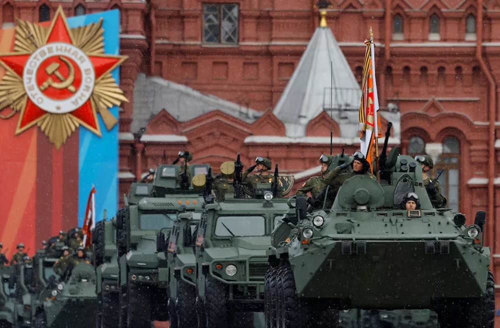 Số phương tiện quân sự ở lễ duyệt binh mừng Ngày chiến thắng nhiều ra sao?