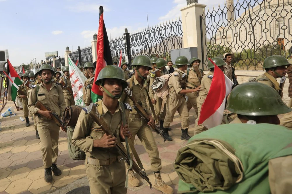 Houthis tăng cường tấn công ở biển Đỏ không ngại trả đũa của Mỹ