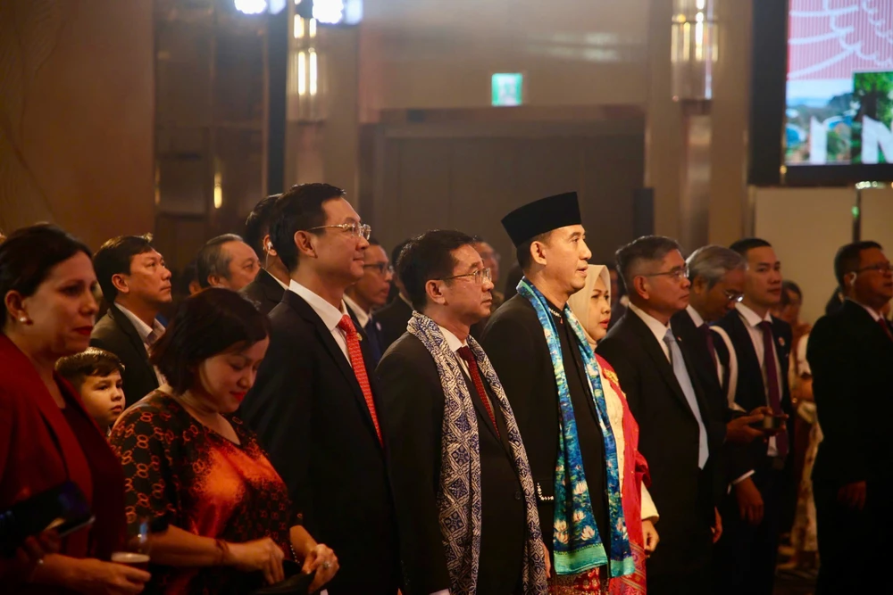 Tổng Lãnh sự Indonesia Agustaviano Sofjan và Phó Chủ tịch UBND TP.HCM Dương Ngọc Hải