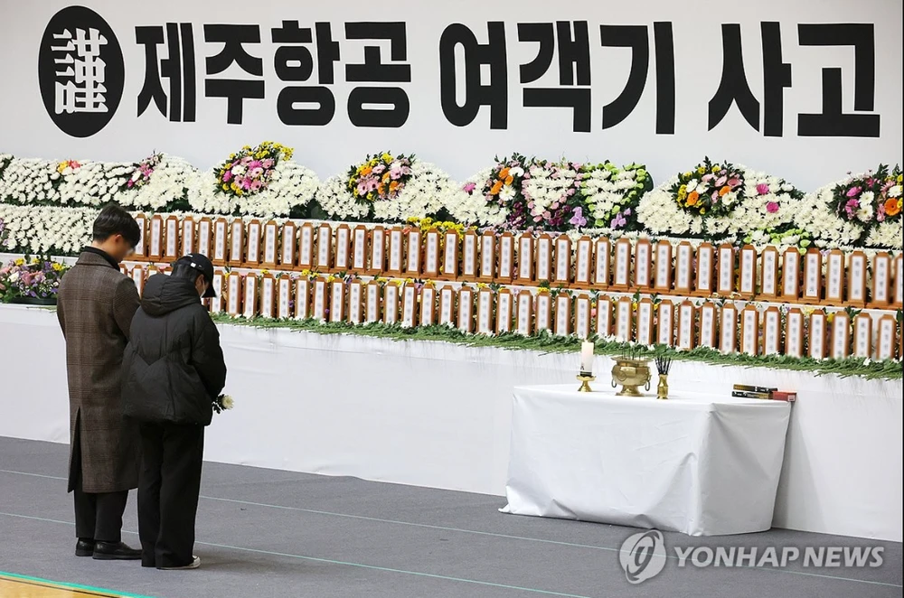 Tai nạn máy bay Hàn Quốc: Khách hủy vé cao kỷ lục; Hàn Quốc rà soát Boeing 737-800