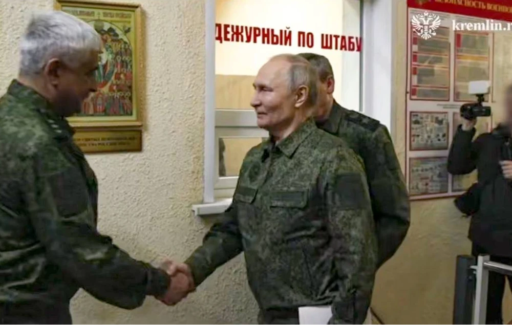 VIDEO: Tổng thống Putin thị sát mặt trận tỉnh Kursk