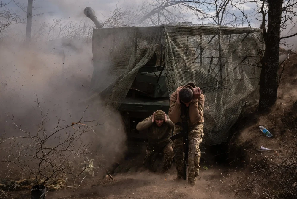 Chiến sự Nga-Ukraine 1-4: Ukraine tố Nga dùng 'chiến thuật' ống cống; Ông Trump không hài lòng với ông Putin, Zelensky