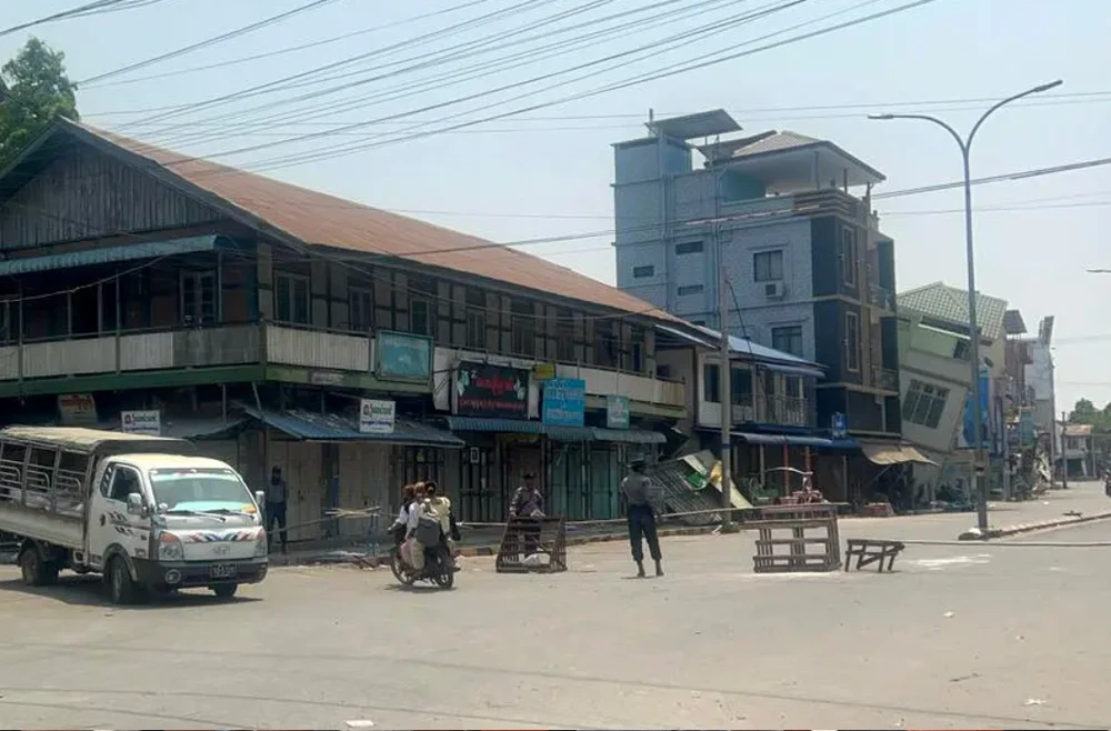 Chật vật cứu hộ động đất ở Myanmar