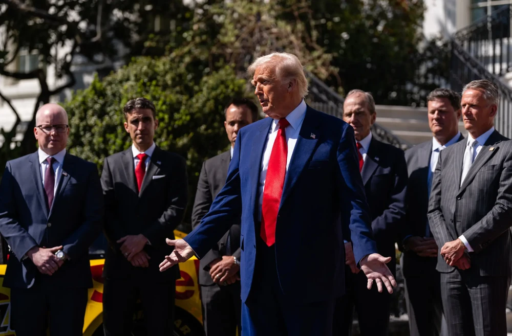 Các nước phản ứng ra sao trước lệnh hoãn thuế đối ứng của ông Trump?