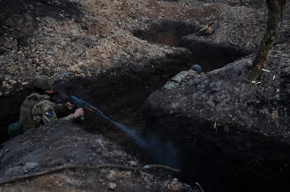 Chiến sự Nga-Ukraine 10-6: Nga tập kích sân bay Ukraine; Thực hư Nga mở rộng vùng đệm ở Dnipropetrovsk