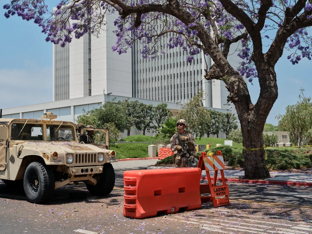 Biểu tình ở Mỹ: Thủy quân lục chiến tới Los Angeles; Biểu tình lớn trùng ngày diễu binh của ông Trump