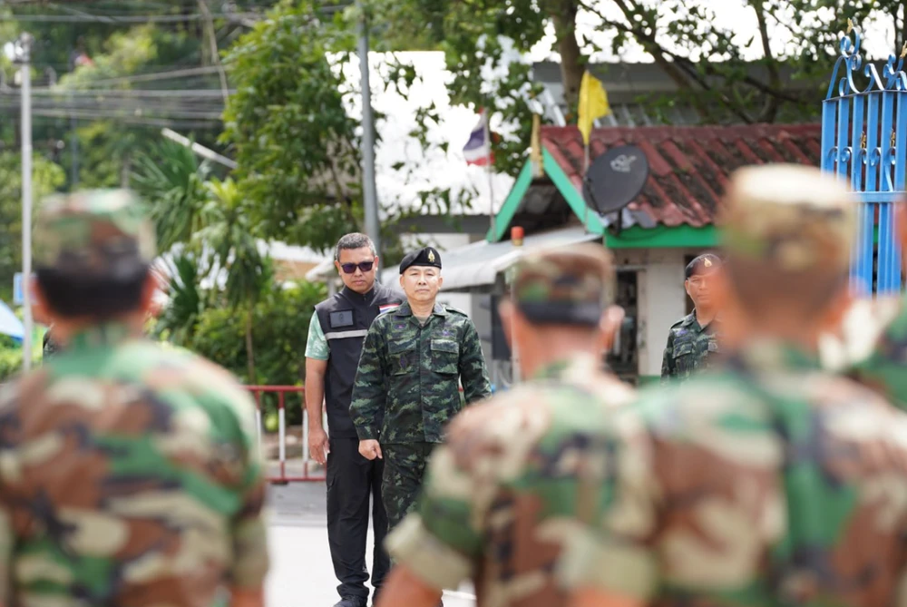 Tư lệnh 2 quân khu Campuchia-Thái Lan đồng ý ngừng bắn