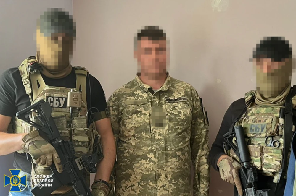 làm gián điệp cho Nga