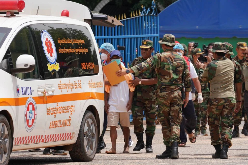 Thái Lan thả 2 lính Campuchia, ông Hun Sen lên tiếng