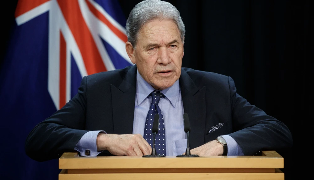 Người biểu tình đập phá nhà của Ngoại trưởng New Zealand