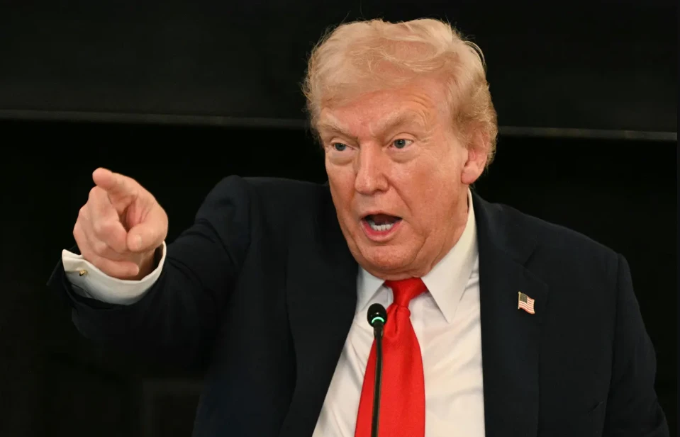 Ông Trump đăng video Hải quân Mỹ phá tàu ngầm nghi chở ma ...