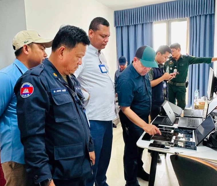 ẢNH: Campuchia tăng cường triệt phá các ổ lừa đảo trực tuyến