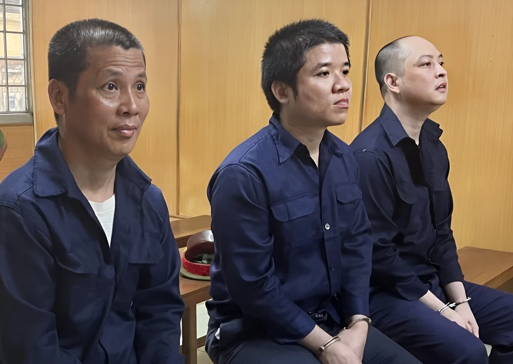 vận chuyển gần 100kg ma túy