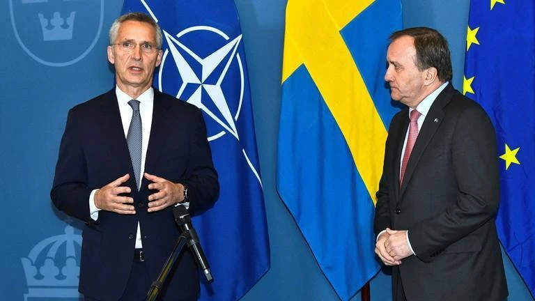 Tổng thư ký NATO Jens Stoltenberg (trái) và Thủ tướng Thụy Điển Stefan Lofven. Ảnh: REUTERS