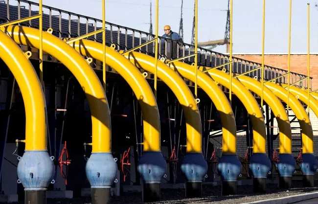 Một trạm nén khí trên đường ống Yamal-Europe. Ảnh: REUTERS