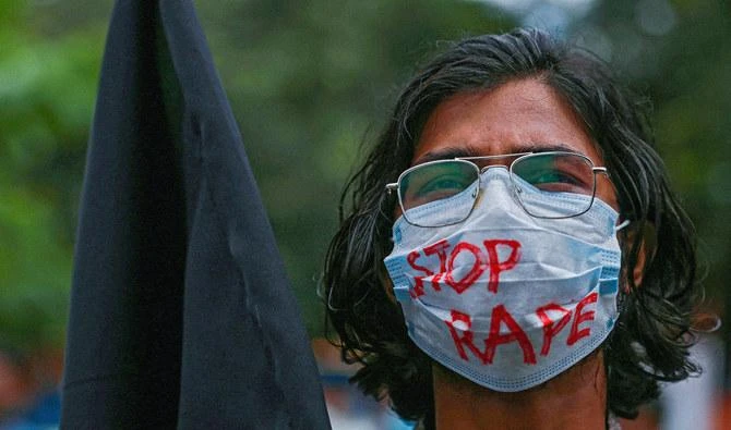 Sinh viên Bangladesh biểu tình phản đối vụ cưỡng hiếp tập thể và tra tấn một phụ nữ ở nước này hồi năm 2020. Ảnh: AFP