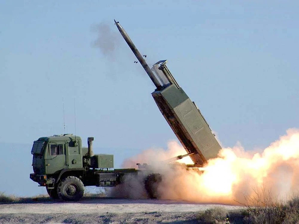 Hệ thống tên lửa bắn loạt cơ động cao (HIMARS). Ảnh: REUTERS
