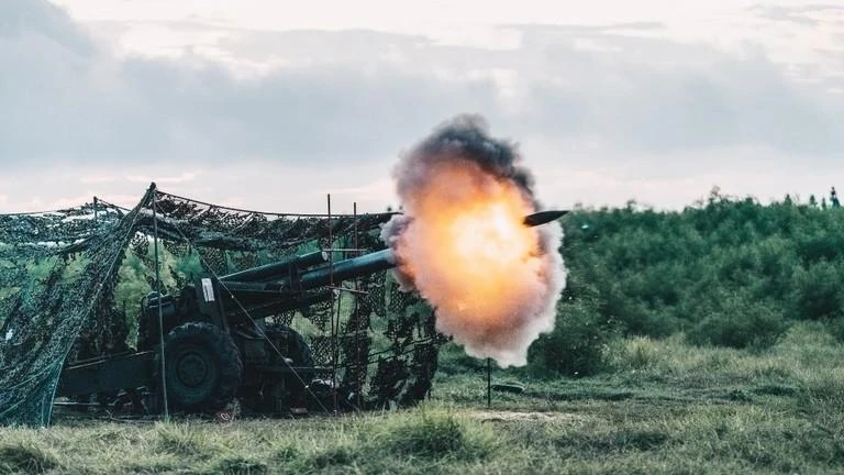 Binh sĩ Đài Loan tập trận pháo binh. Ảnh: LỰC LƯỢNG PHÒNG VỆ ĐÀI LOAN