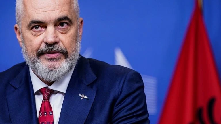 Thủ tướng Albania - ông Edi Rama phát biểu trong cuộc họp báo tại thủ đô Brussels (Bỉ) ngày 17-2-2020. Ảnh: AFP