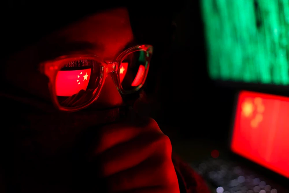 Mỹ và Trung Quốc thường xuyên tố nhau tham gia các hoạt động gián điệp chống lại đối phương. Ảnh: SHUTTERSTOCK