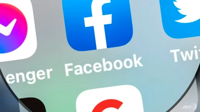 Các nhà nghiên cứu của ĐH Oxford không tìm thấy bằng chứng cho thấy sử dụng Facebook có thể gây hại tới tâm lý, sức khỏe. Ảnh: AFP